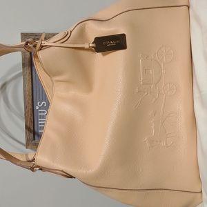 GORGEOUS COACH PURSE IN EUC!!